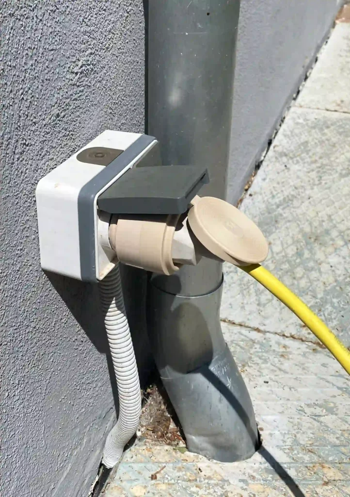 Shelly Outdoor Plug in der Steckdose